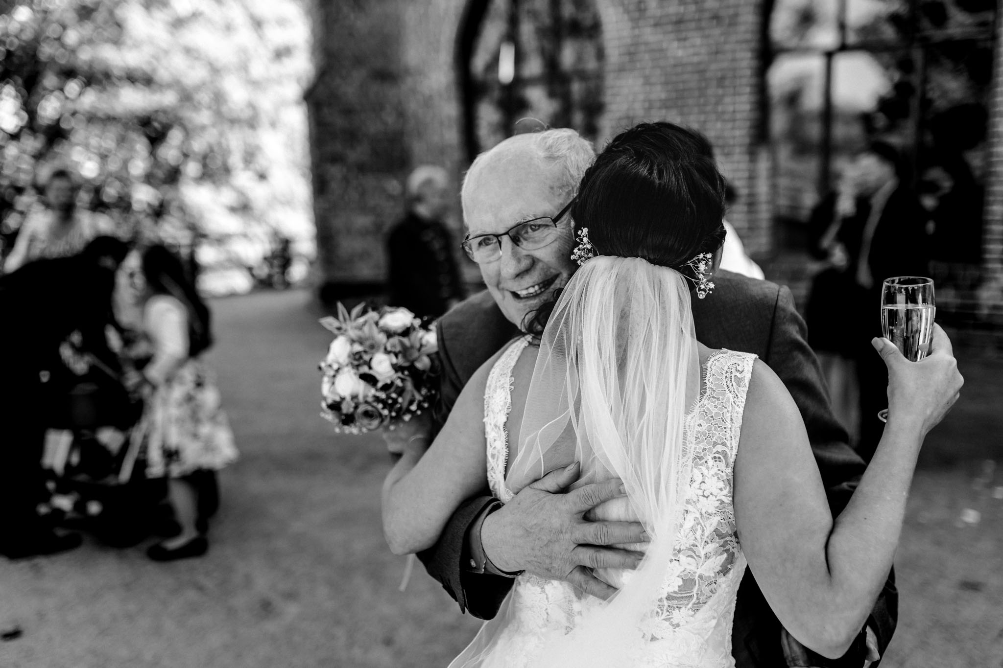 Hochzeitsfieber by Photo-Schomburg, Hochzeitsfotograf, Hamburg,Hochzeitstag, Hochzeitspaar, Braut, Bräutigam, Literaturhauscafe Zarrentin-56